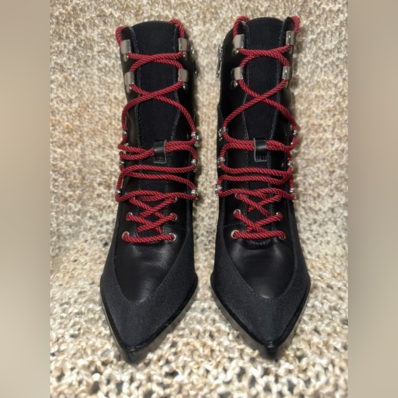 Steve Madden Black Lace-Up Boots With Red Lace Size 7 - Picture 3 of 9